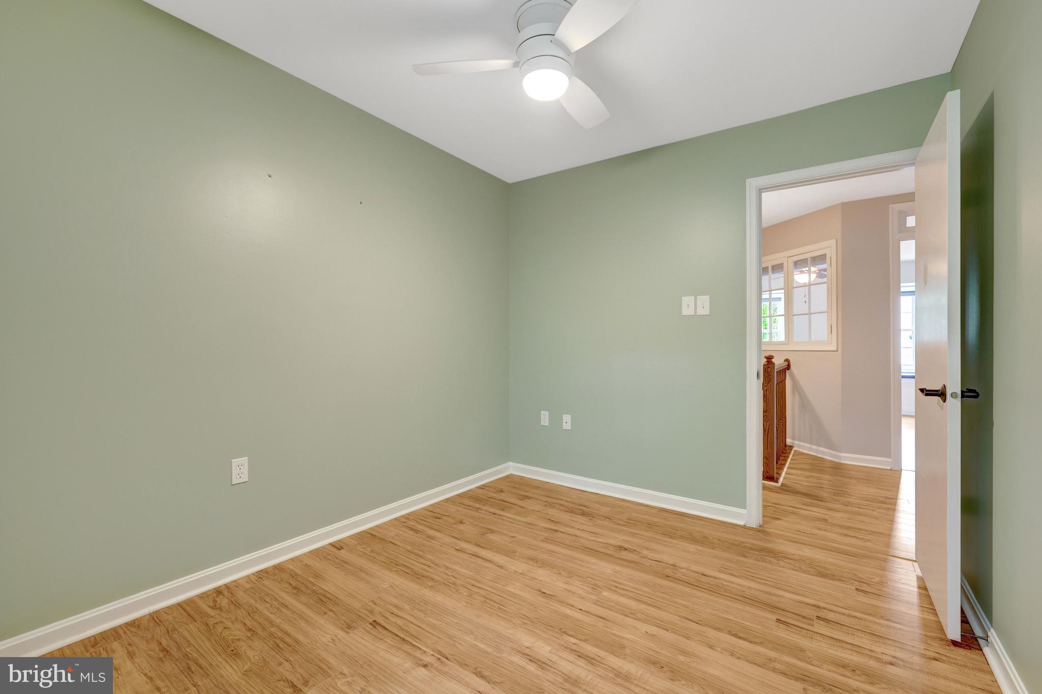 11992 Sentinel Point Court Reston, VA 20191 - Photo 33 of 49 Bedroom 3 - alternate view