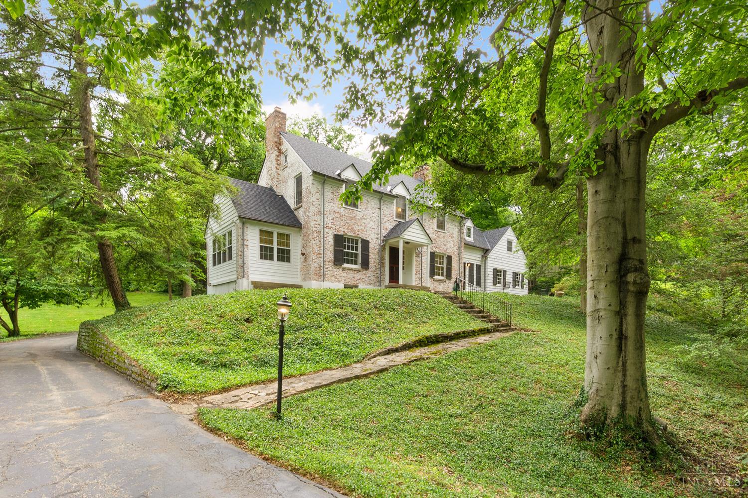555 Reily Road Wyoming, OH 45215 - Photo 1 of 53