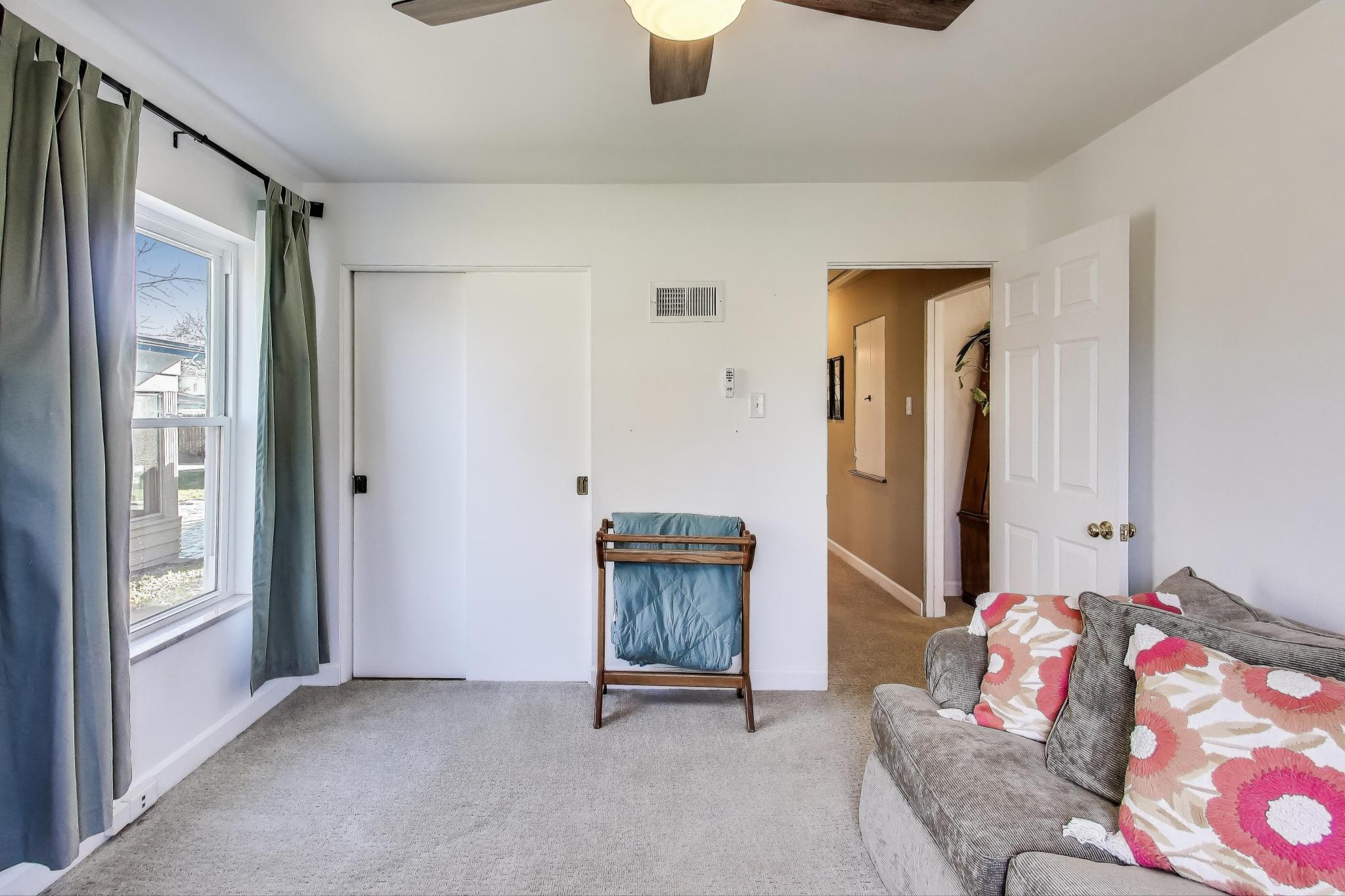 108 Beverly Place Munster, IN 46321 - Photo 21 of 37 2048x1365