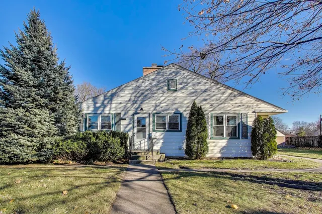 $364,999 | 108 Beverly Place, Munster, IN 46321