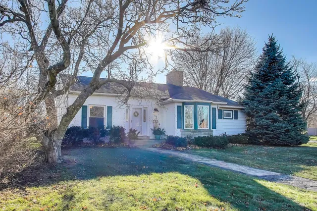 $364,999 | 108 Beverly Place, Munster, IN 46321