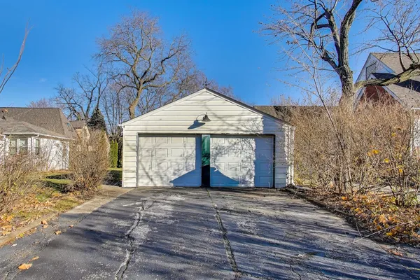 $364,999 | 108 Beverly Place, Munster, IN 46321