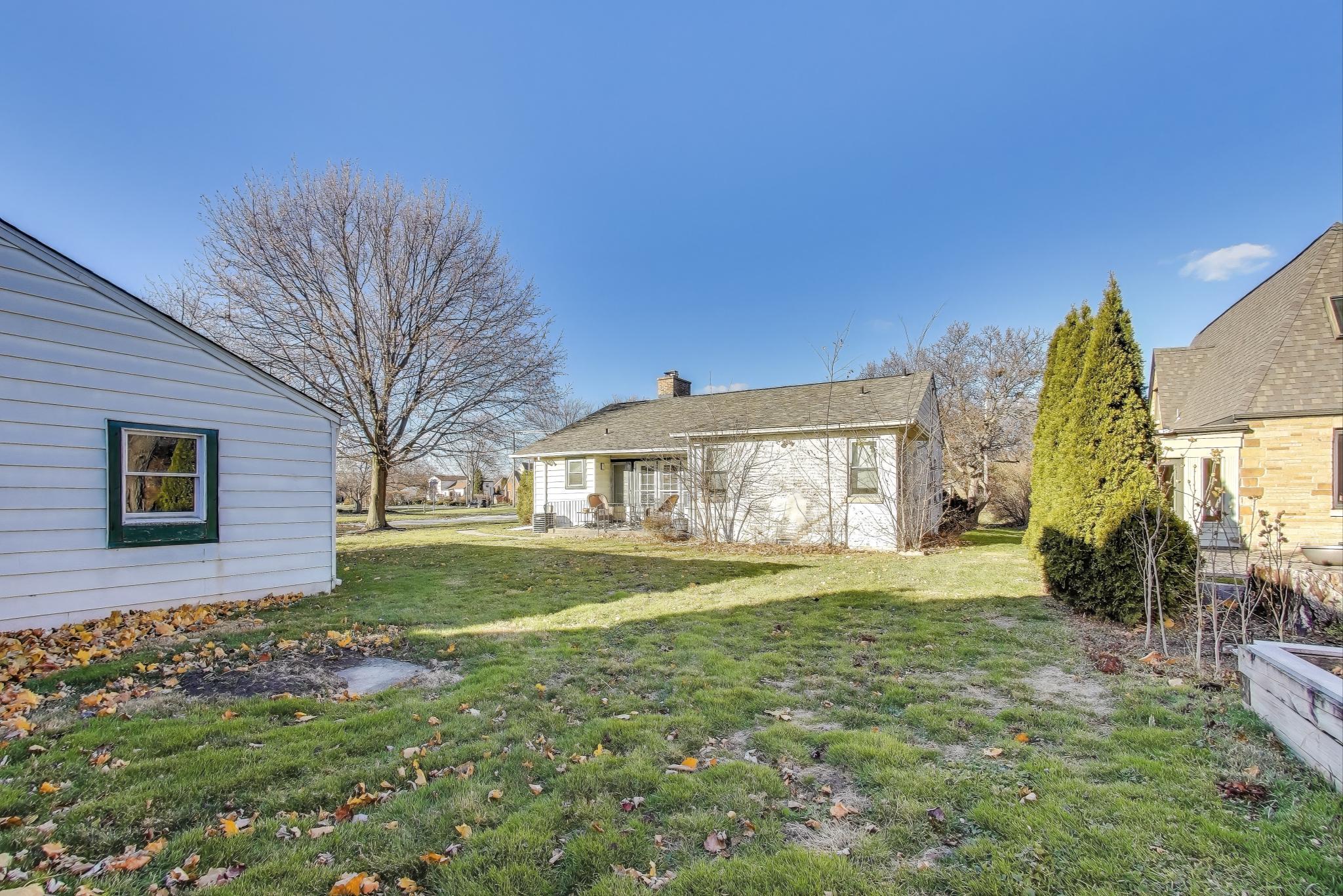 108 Beverly Place Munster, IN 46321 - Photo 34 of 46 2048x1366