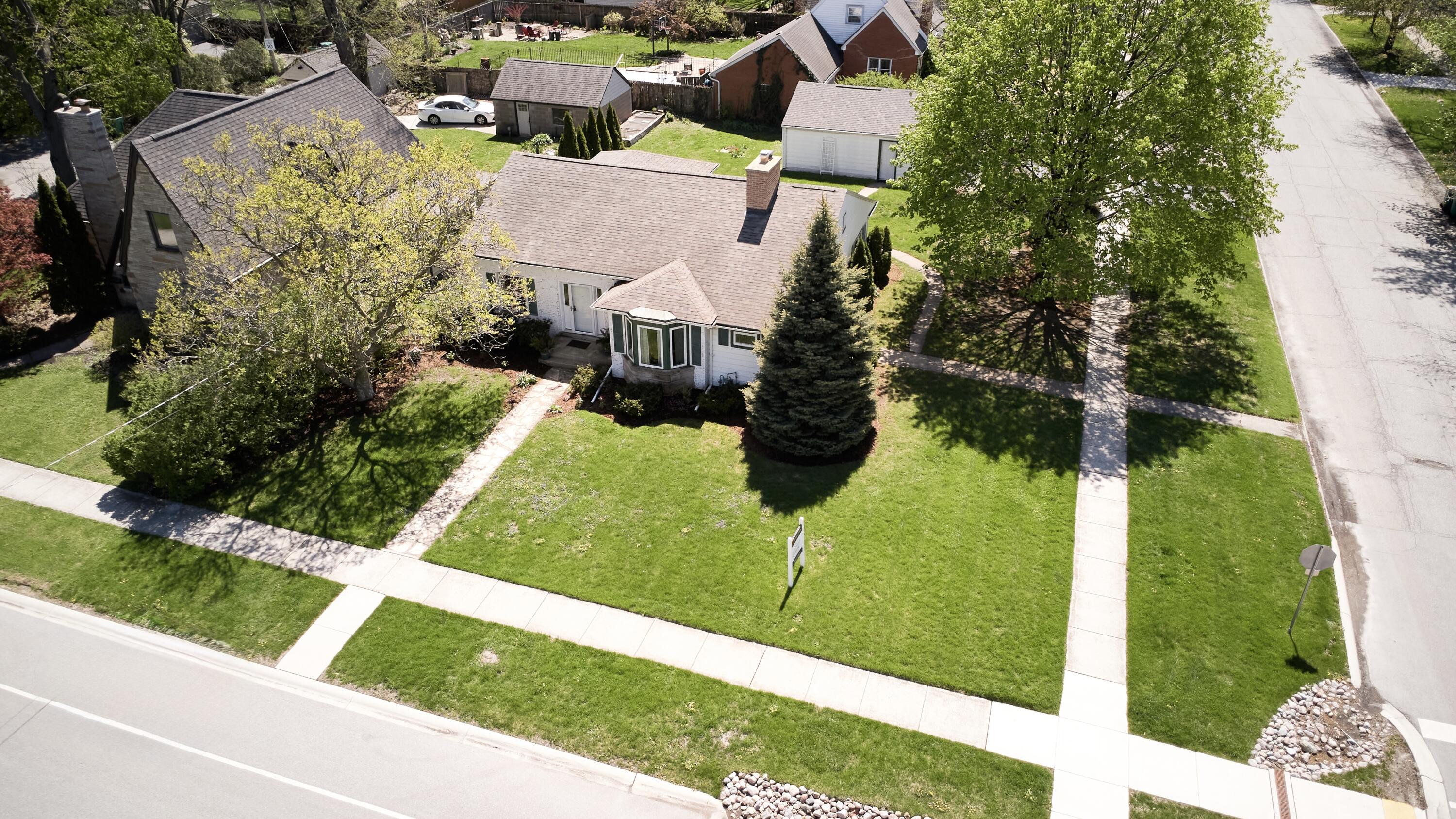 108 Beverly Place Munster, IN 46321 - Photo 6 of 46 3000x1687