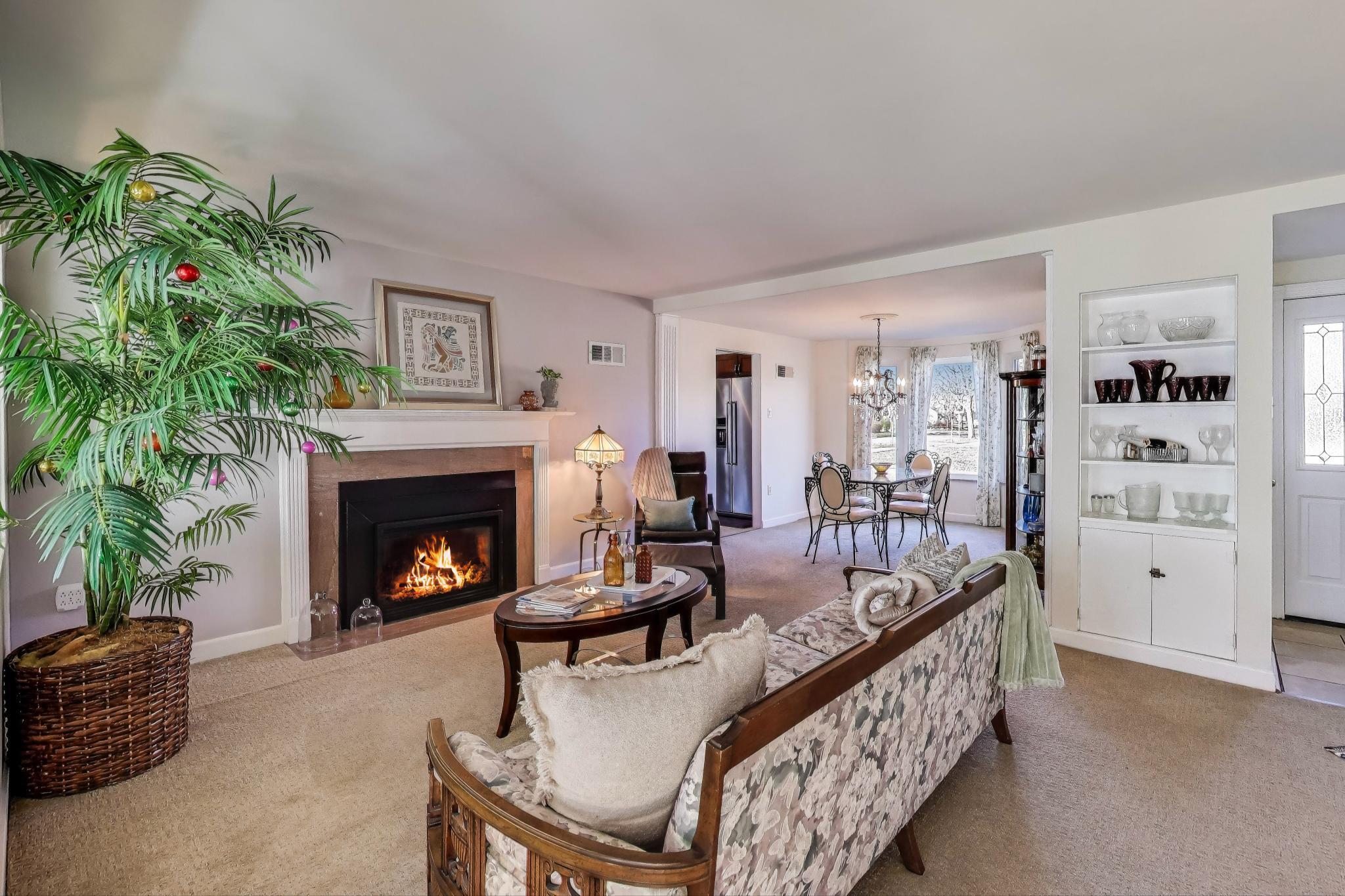 108 Beverly Place Munster, IN 46321 - Photo 6 of 37 2048x1365