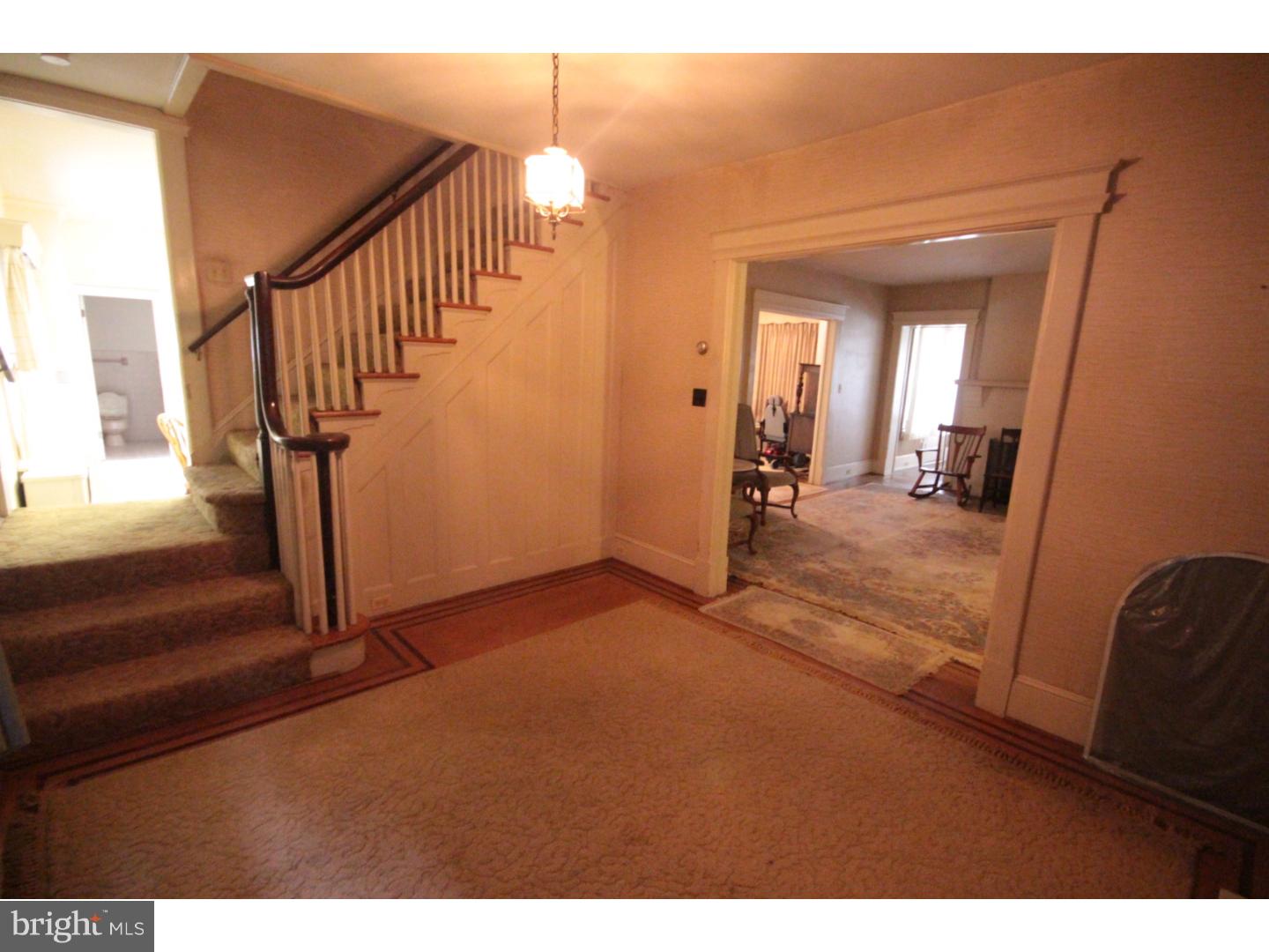992 Lawrence Road Lawrenceville, NJ 08648 - Photo 2 of 25 Foyer