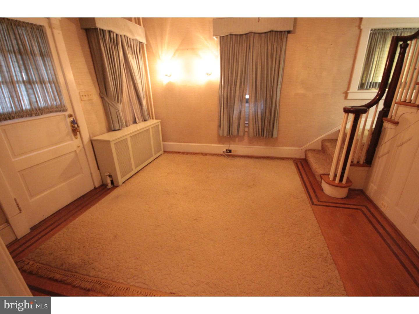 992 Lawrence Road Lawrenceville, NJ 08648 - Photo 3 of 25 Foyer