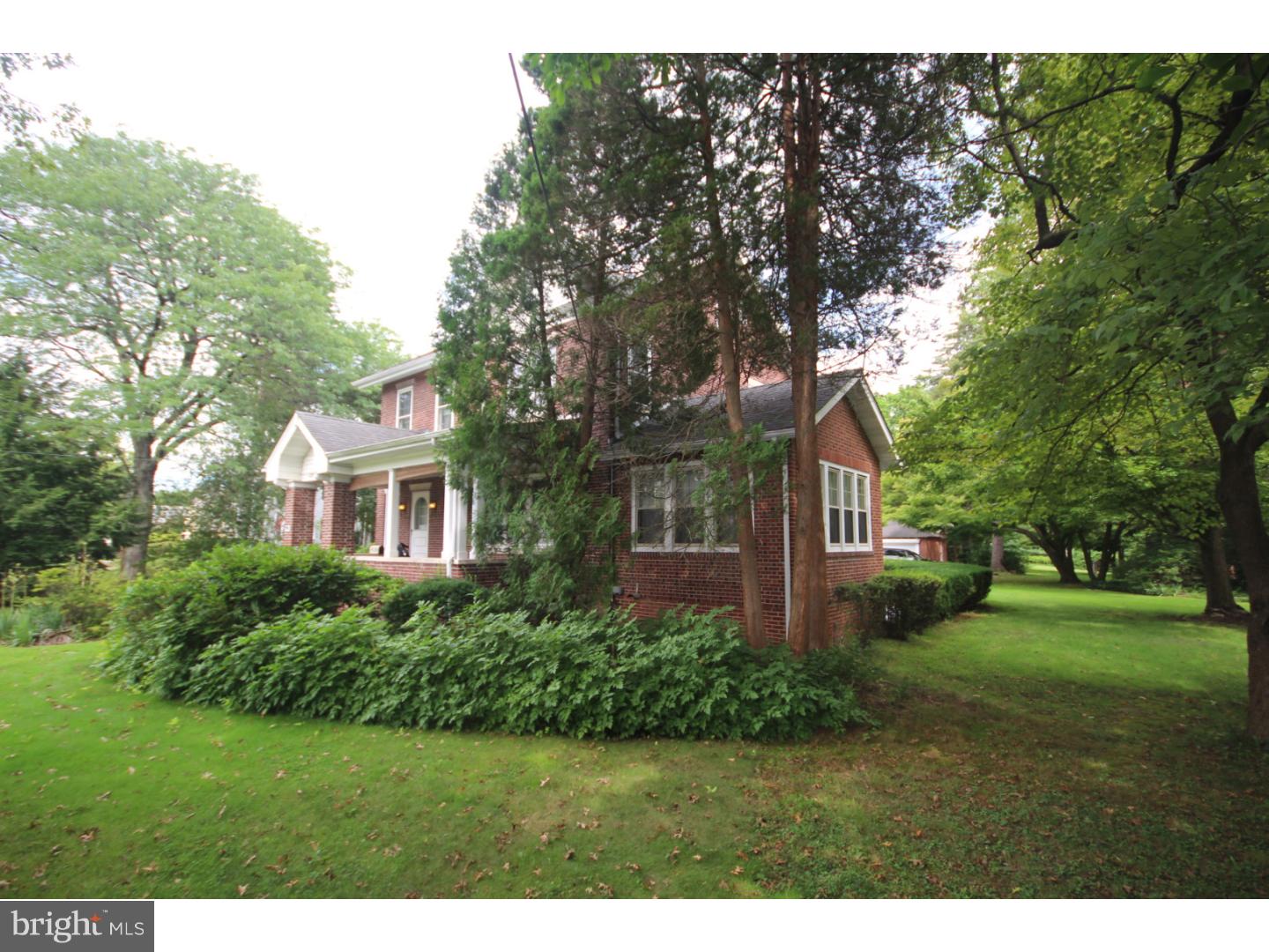 992 Lawrence Road Lawrenceville, NJ 08648 - Photo 21 of 25 Exterior Front