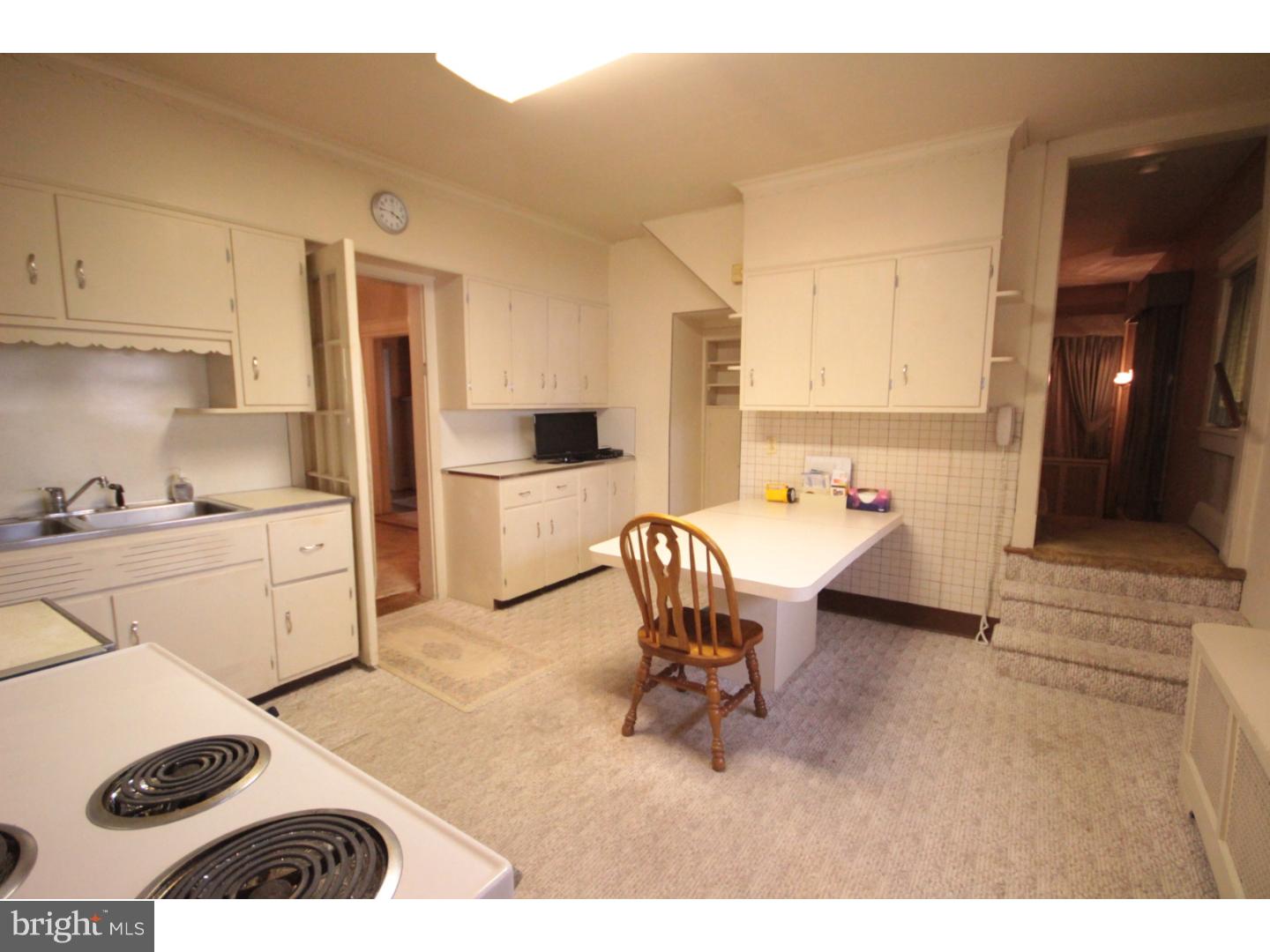 992 Lawrence Road Lawrenceville, NJ 08648 - Photo 7 of 25 Kitchen