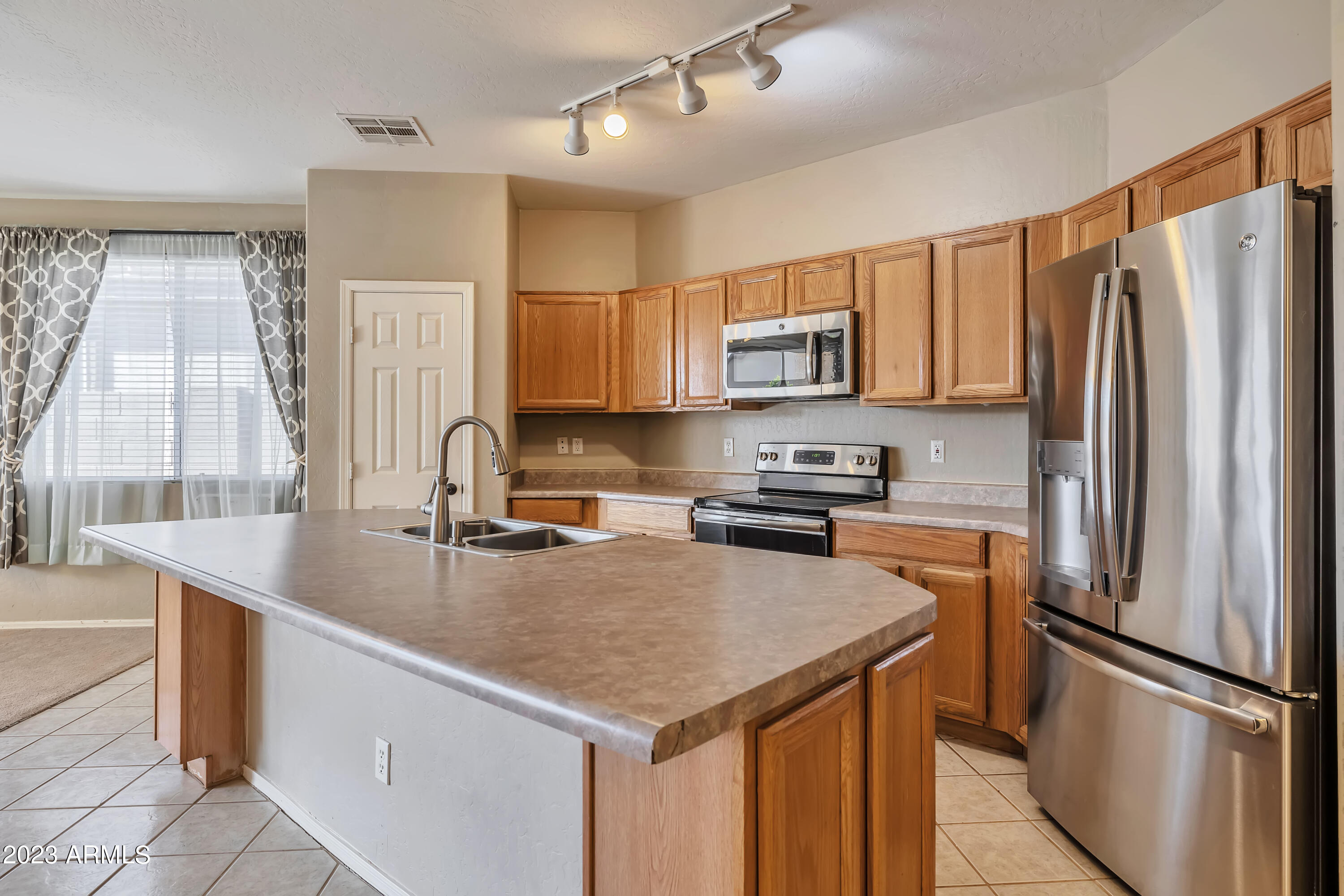 14987 West Bloomfield Road Surprise, AZ 85379 - Photo 7 of 18 QPT Photo - MAP_3861