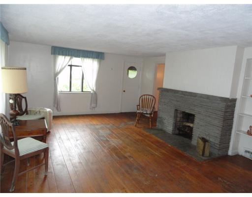 371 McKinney Road Wexford, PA 15090 - Photo 6 of 12 Living Room.