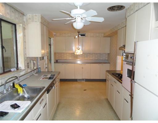 371 McKinney Road Wexford, PA 15090 - Photo 8 of 12 Kitchen.