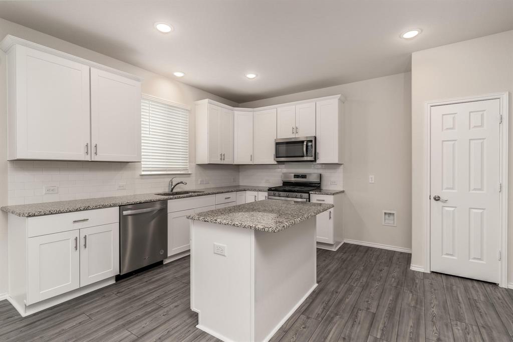 802 Egret Street Princeton, TX 75407 - Photo 2 of 29