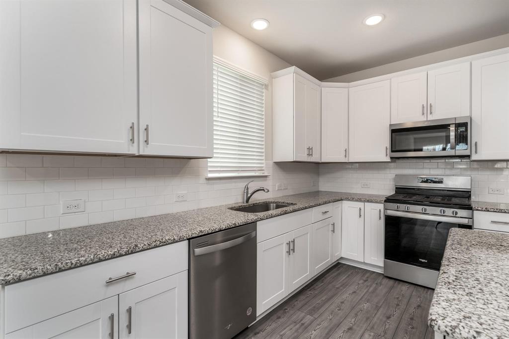 802 Egret Street Princeton, TX 75407 - Photo 4 of 29