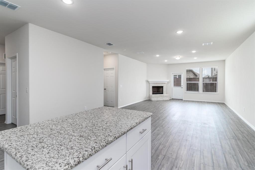 802 Egret Street Princeton, TX 75407 - Photo 5 of 29