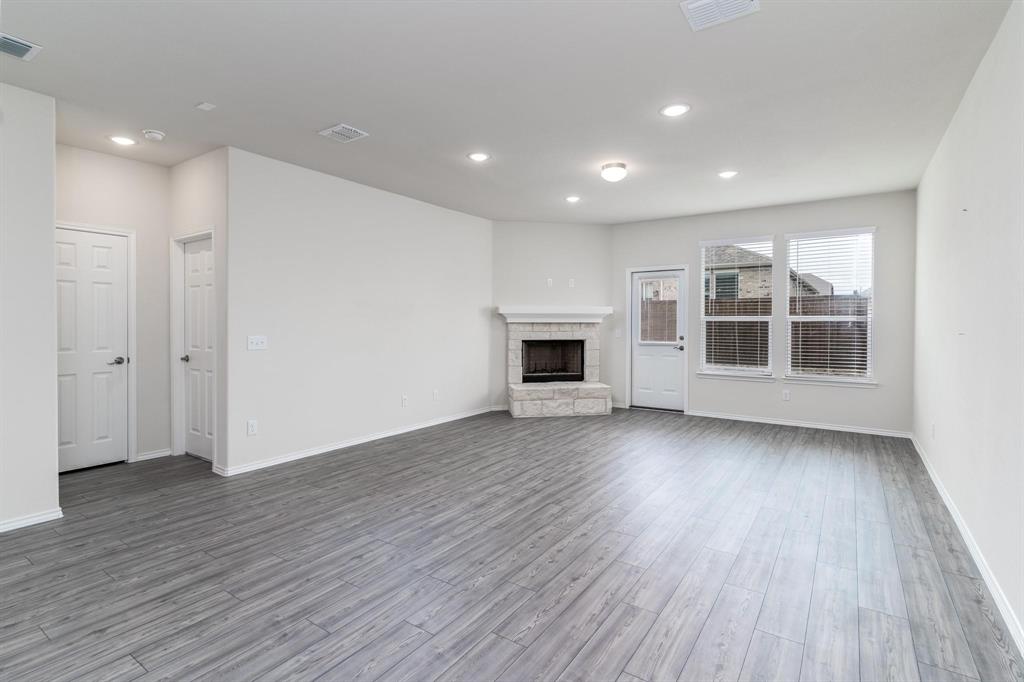 802 Egret Street Princeton, TX 75407 - Photo 7 of 29