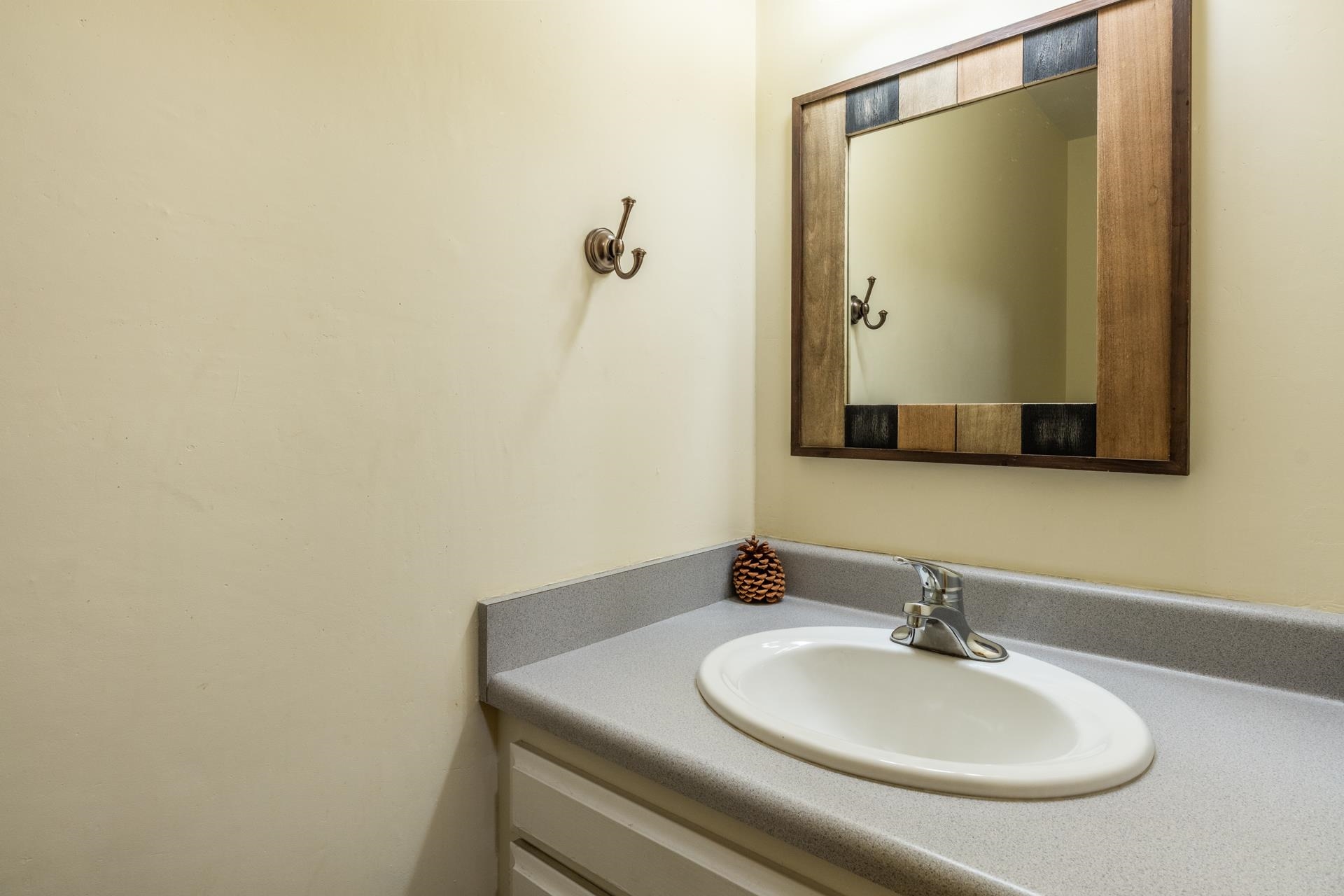 150 Sierra Park Road, Unit 6 Mammoth Lakes, CA 93546 - Photo 11 of 31 Bathroom featuring vanity