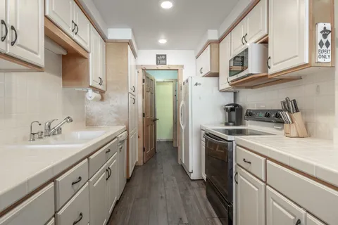 $799,000 | 150 Sierra Park Road, Unit 6, Mammoth Lakes, CA 93546