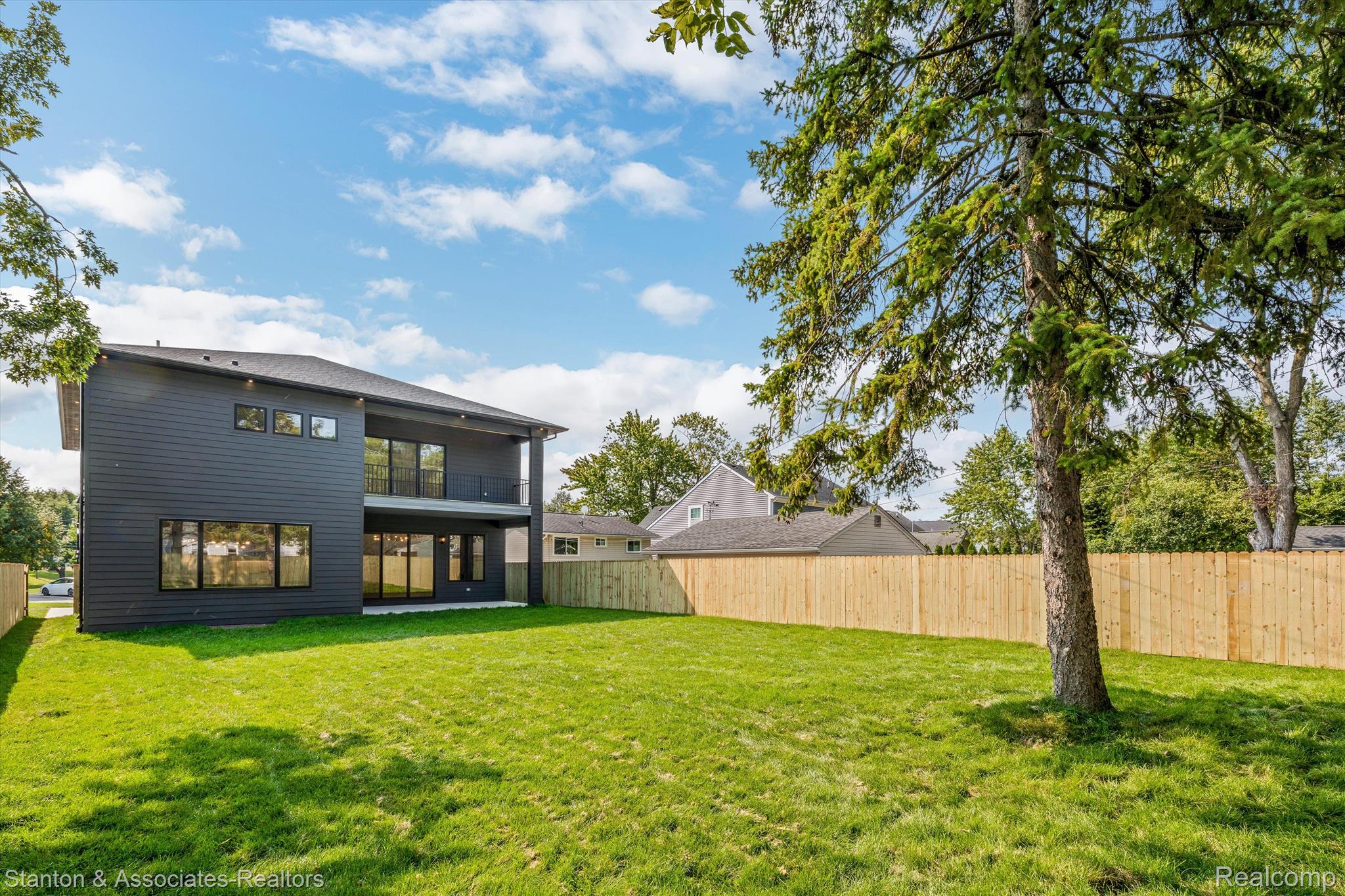 3328 Starr Road Royal Oak, MI 48073 - Photo 62 of 62 back view