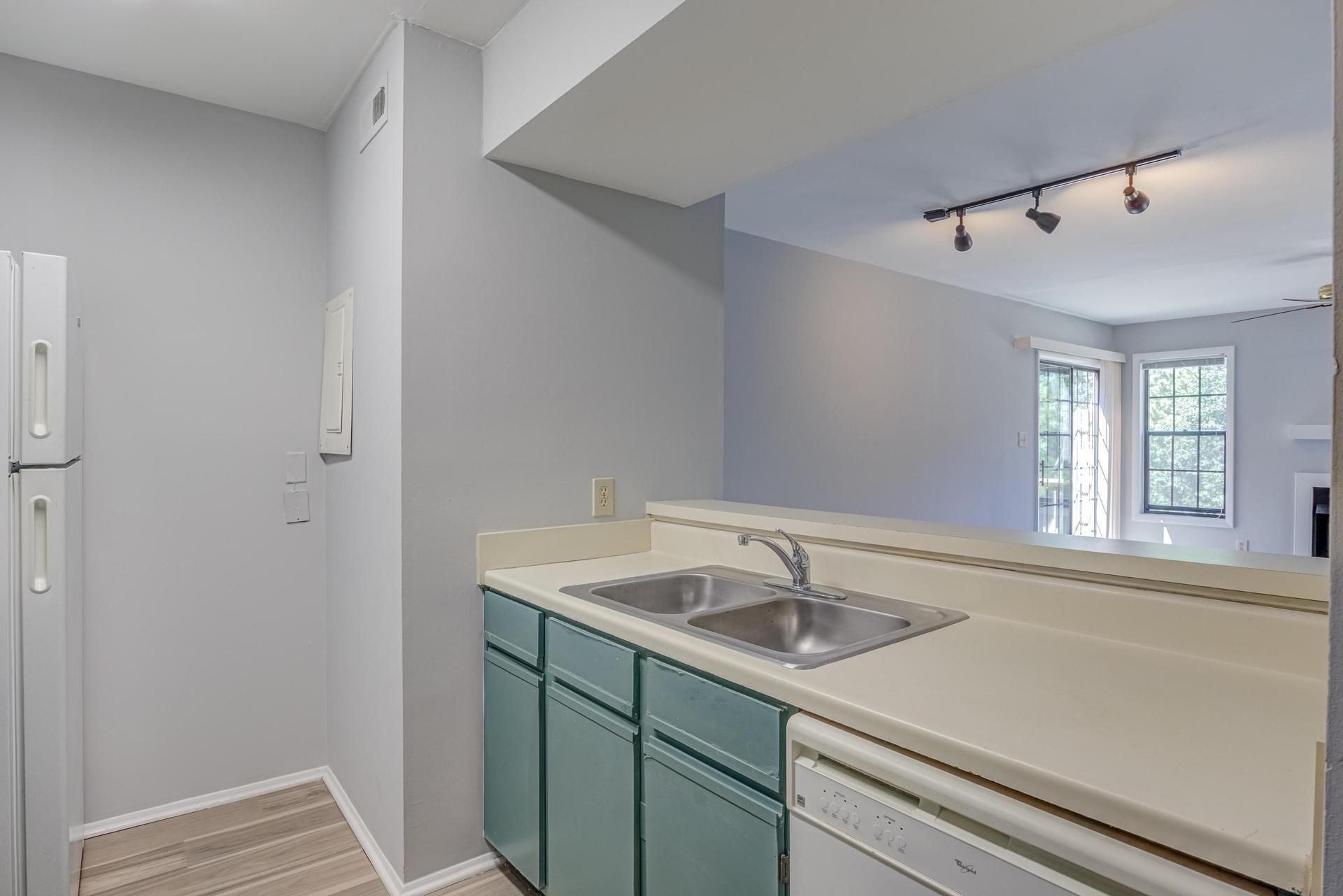 3700 Chimney Ridge Place, Unit 204 Durham, NC 27713 - Photo 9 of 25 Kitchen