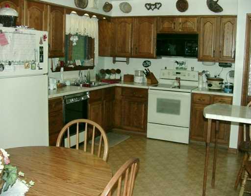 564 Pittsburgh Road Rochester, PA 15074 - Photo 3 of 7 Kitchen.