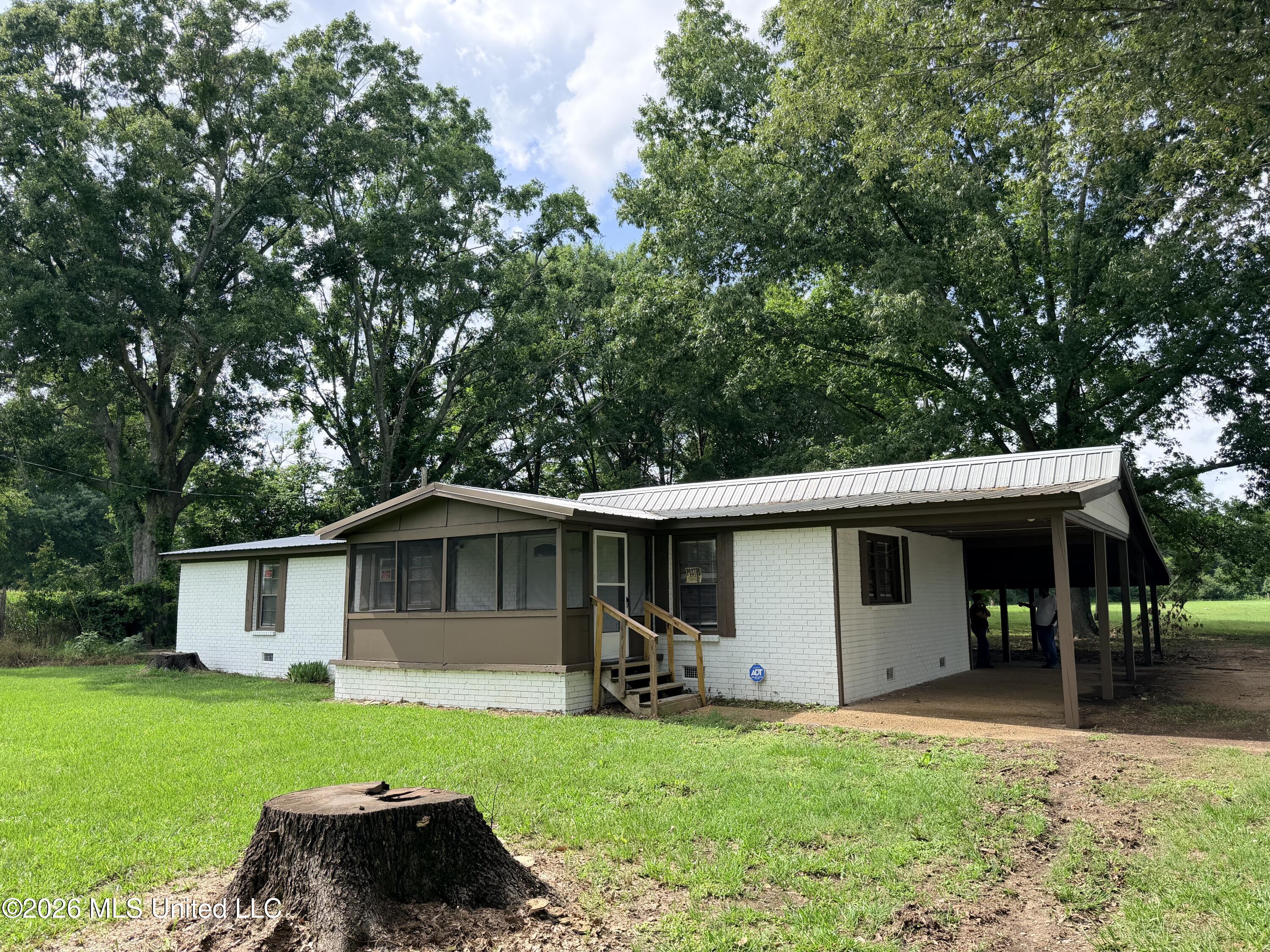 647 Irwin Road Bentonia, MS 39040 - Photo 1 of 13 IMG_9328