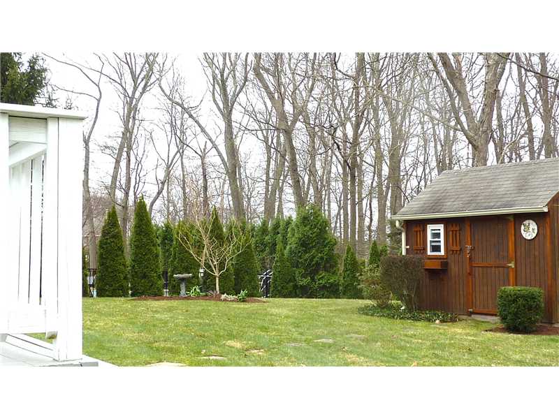 25 Fox Ridge Drive Cranston, RI 02921 - Photo 14 of 22 Yard/Garden.