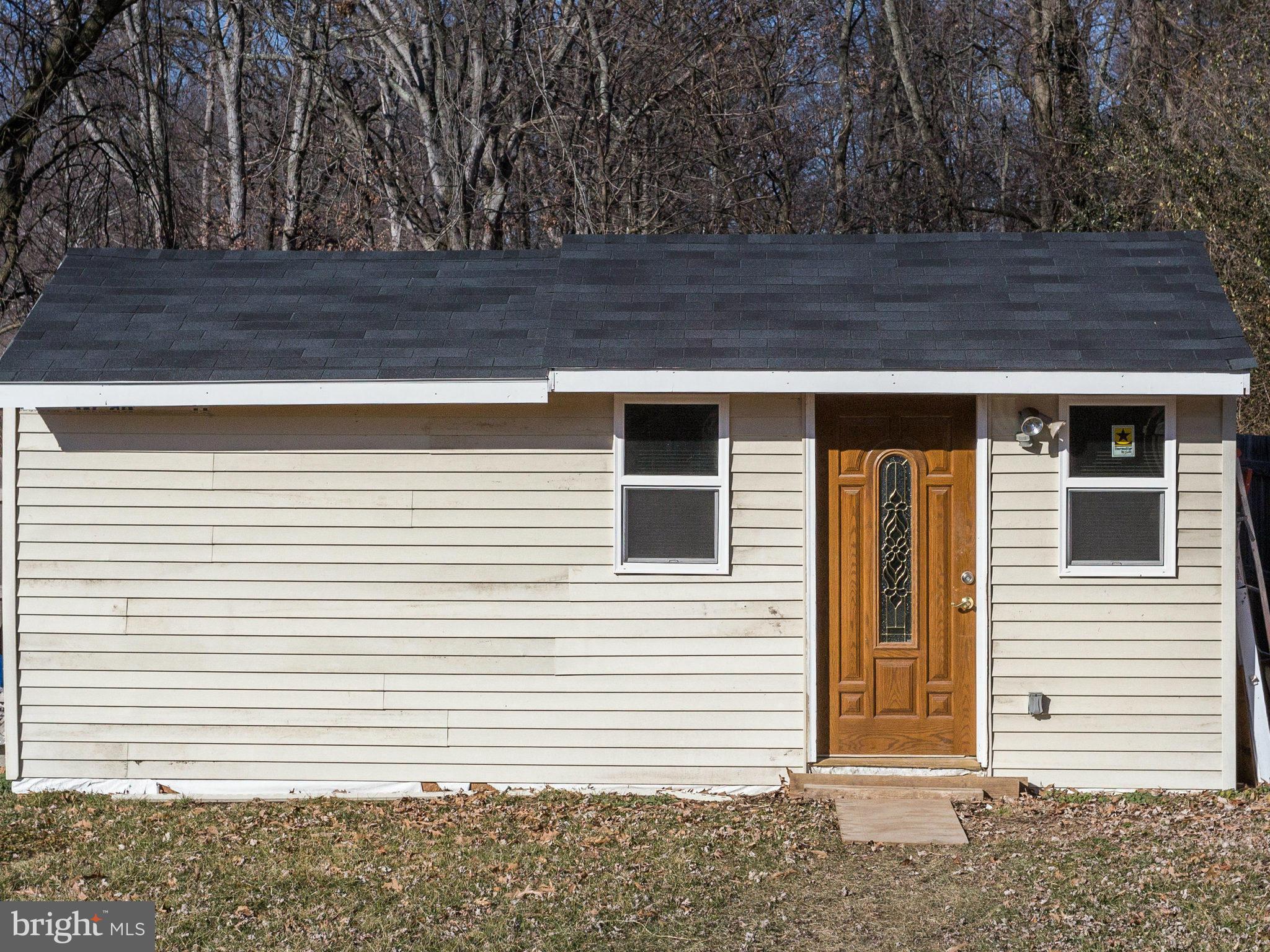 8807 Oxon Hill Road Fort Washington, MD 20744 - Photo 22 of 23 Your own private office