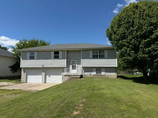 275 East 3rd Street, Marshfield, MO 65706
