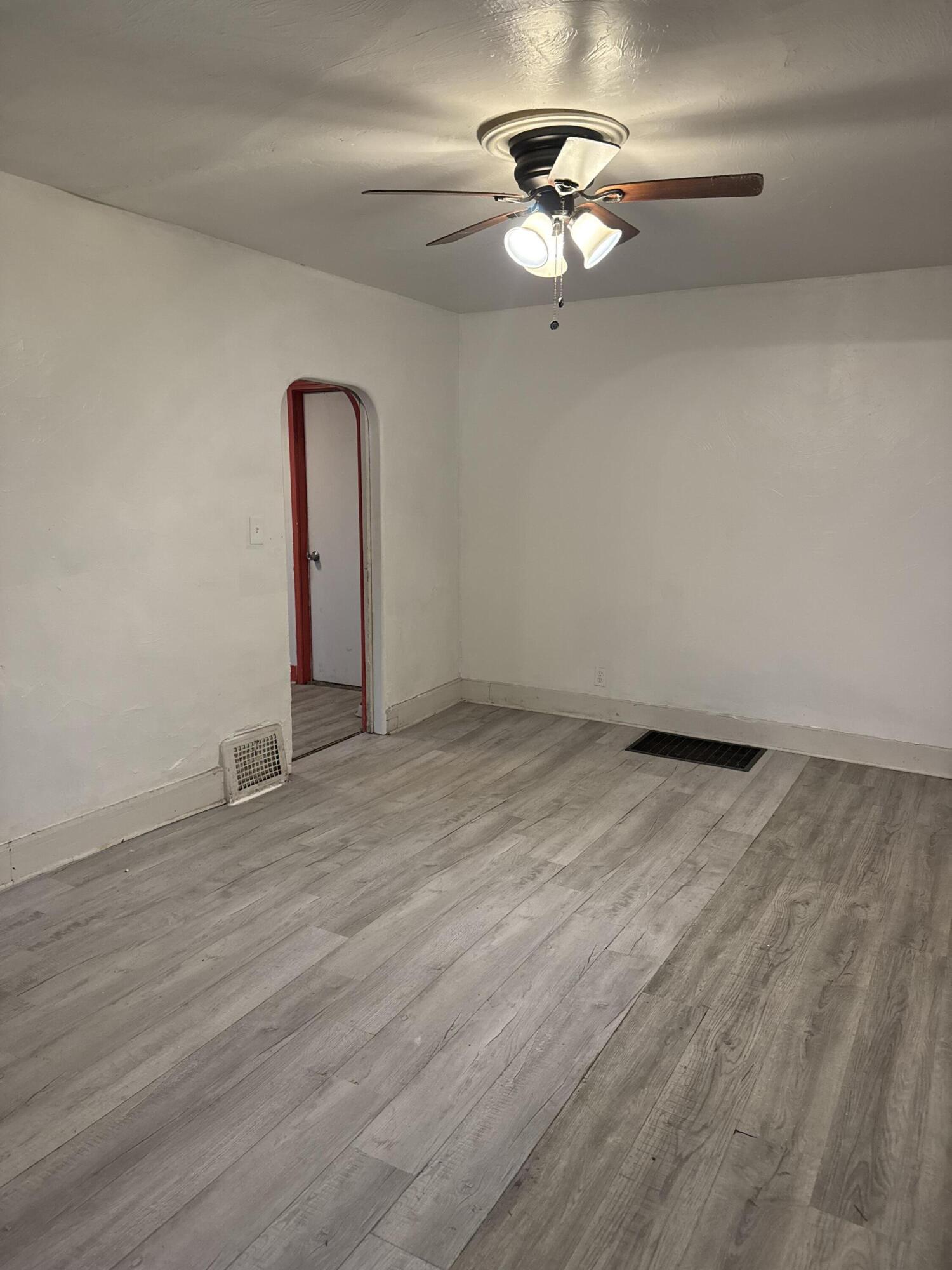 503 Orchard Avenue Muskegon, MI 49442 - Photo 8 of 14 IMG_3415