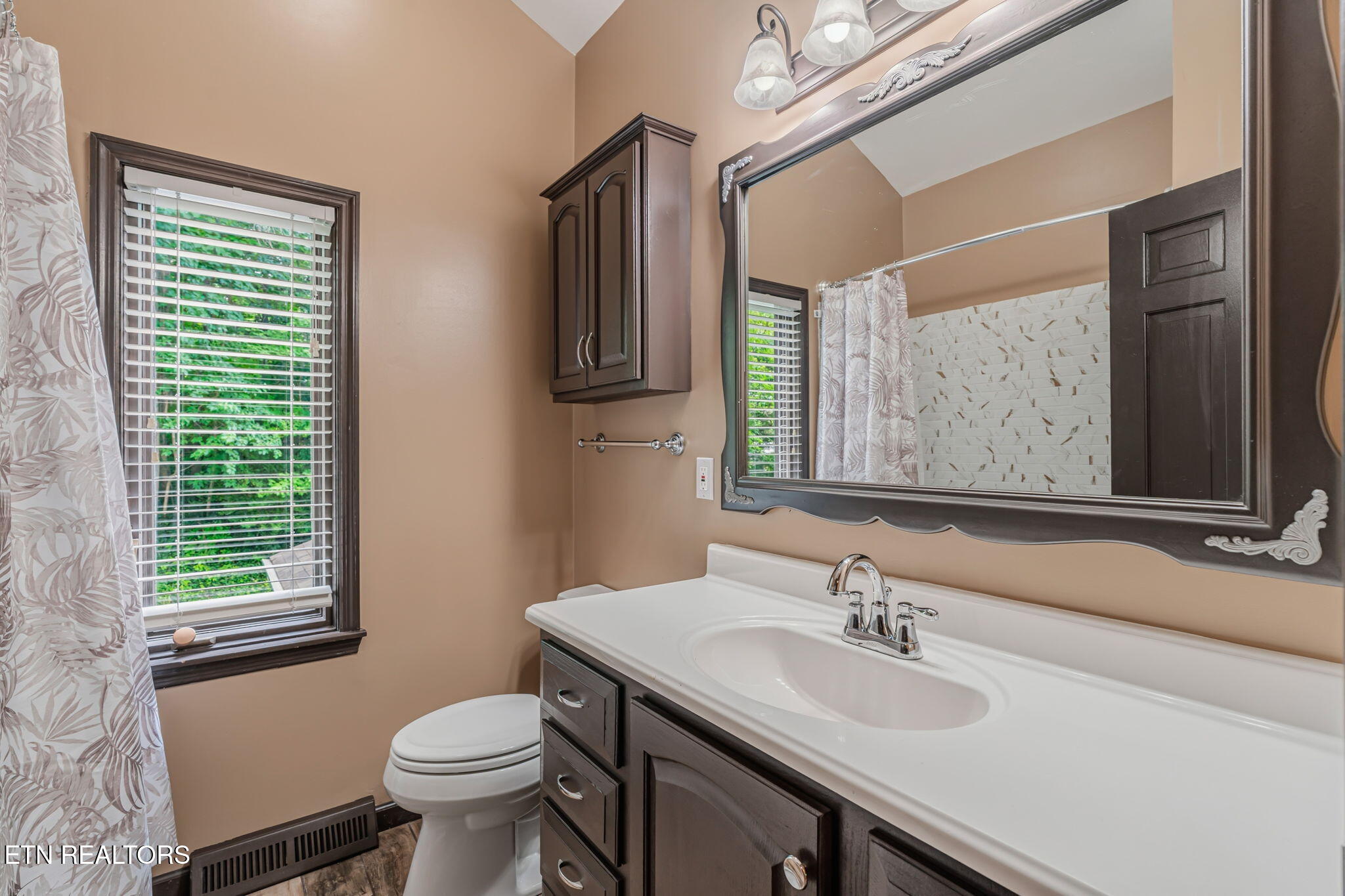 138 Newell Lane Oak Ridge, TN 37830 - Photo 25 of 51 138 Newell Ln - 2nd Floor Bath (1)