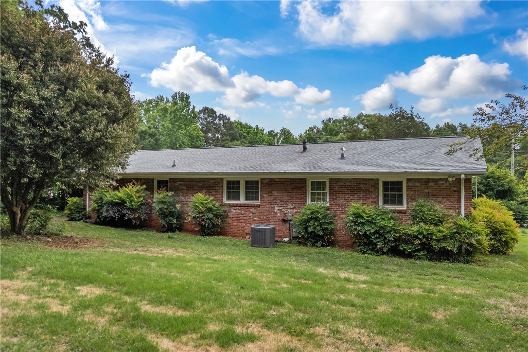 104 Henry Avenue Seneca, SC 29678 - Photo 3 of 50