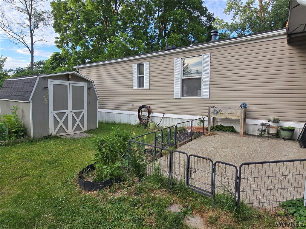 3880 Lockport Olcott Road Lockport, NY 14094 - Photo 2 of 20