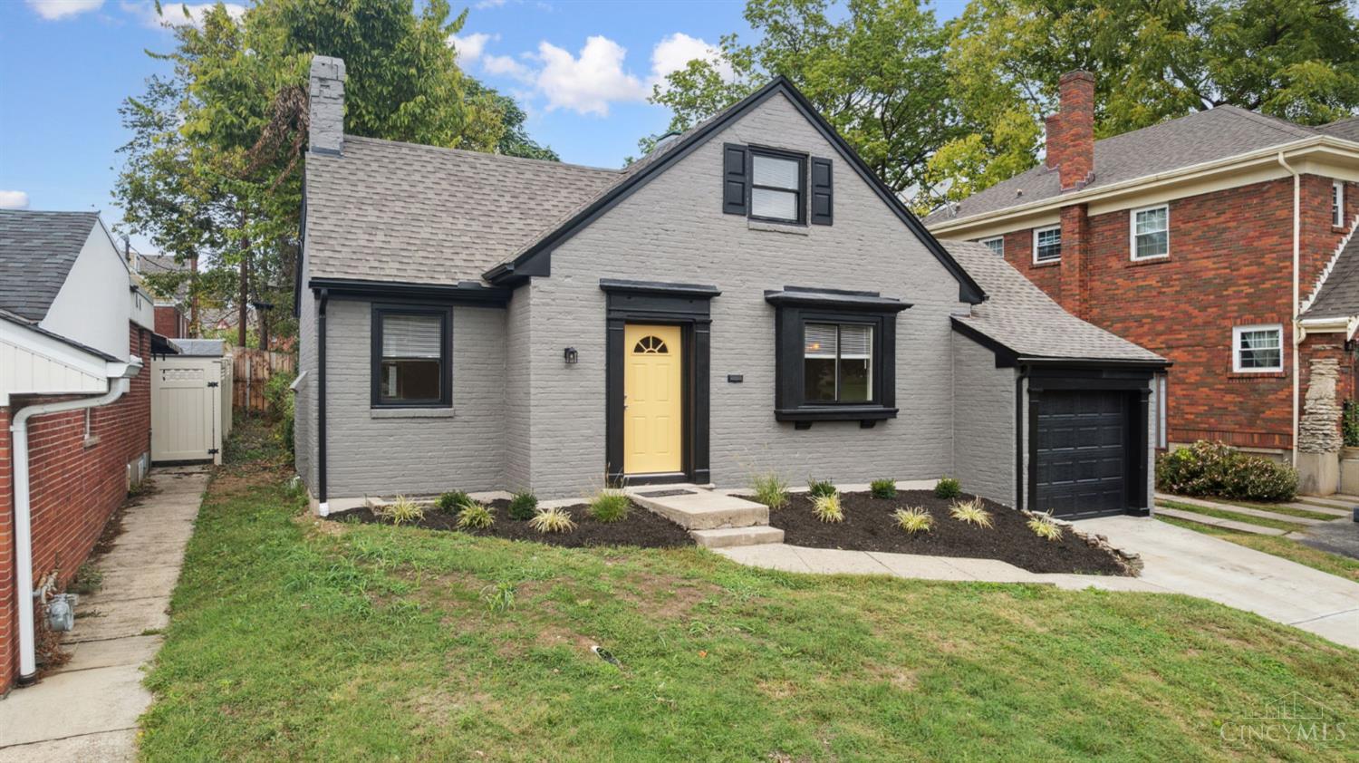 7247 Reading Road Cincinnati, OH 45237 - Photo 5 of 41 Gallery Image 5