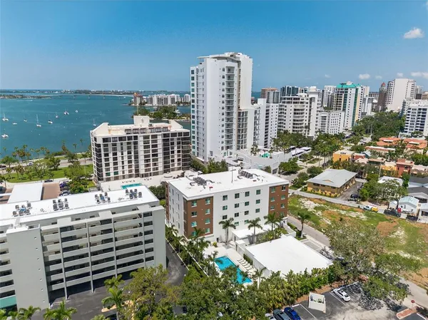 $1,525,000 | 711 South Palm Avenue, Unit 302, Sarasota, FL 34236