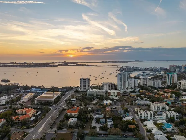 $1,525,000 | 711 South Palm Avenue, Unit 302, Sarasota, FL 34236