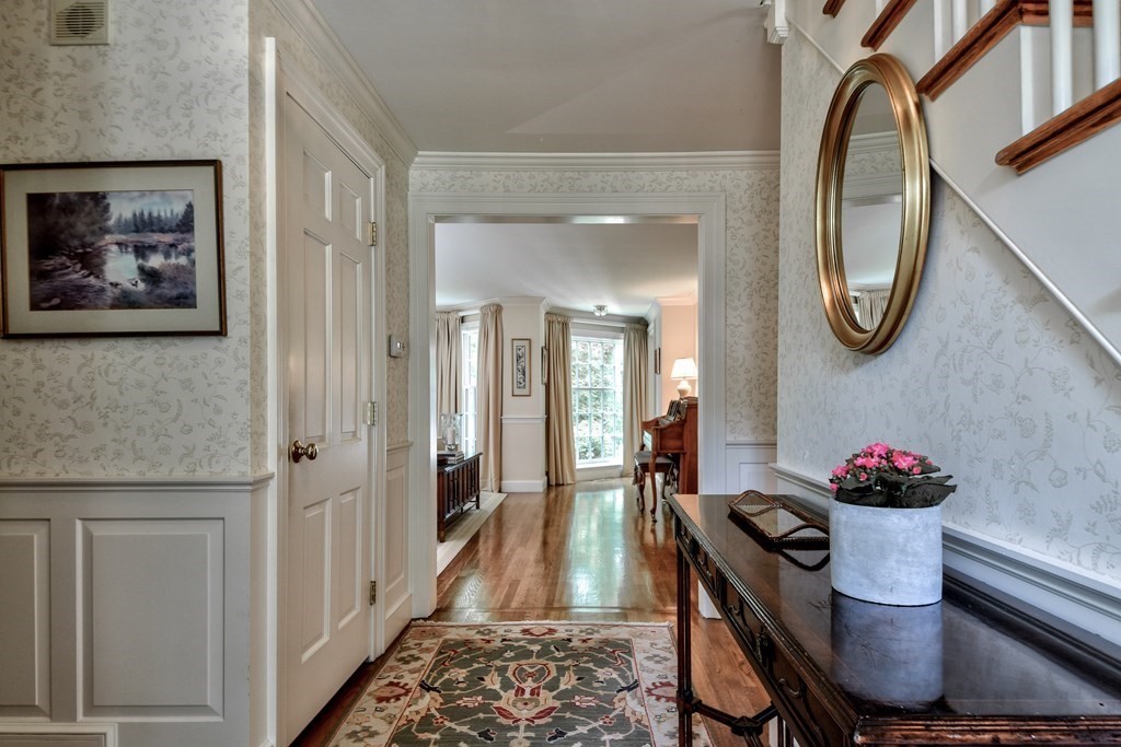 44 Norwich Road Wellesley, MA 02481 - Photo 3 of 36