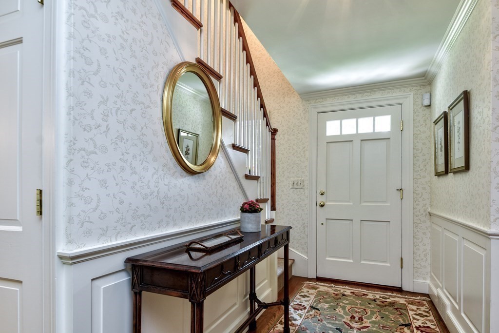 44 Norwich Road Wellesley, MA 02481 - Photo 4 of 36