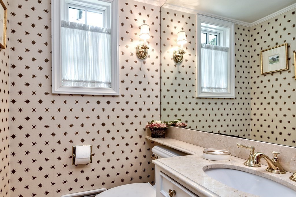 44 Norwich Road Wellesley, MA 02481 - Photo 5 of 36