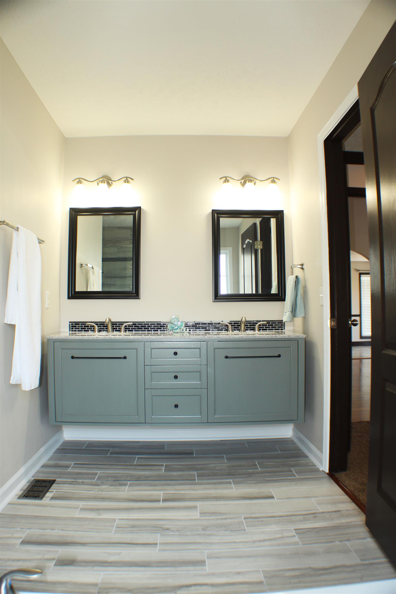 1481 Apache Way Clarksville, TN 37042 - Photo 17 of 30 Master bath