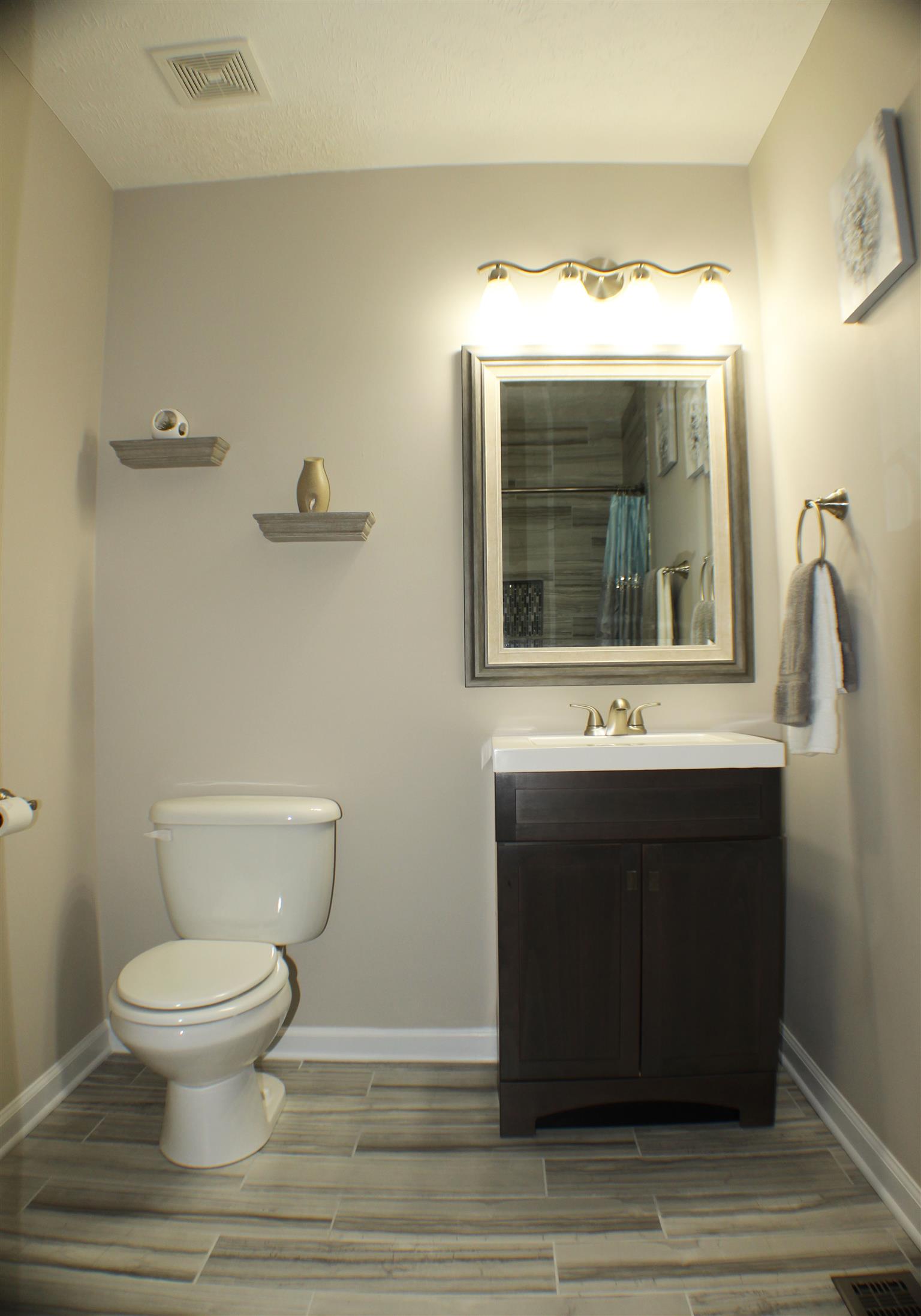1481 Apache Way Clarksville, TN 37042 - Photo 24 of 30 Bath downstairs