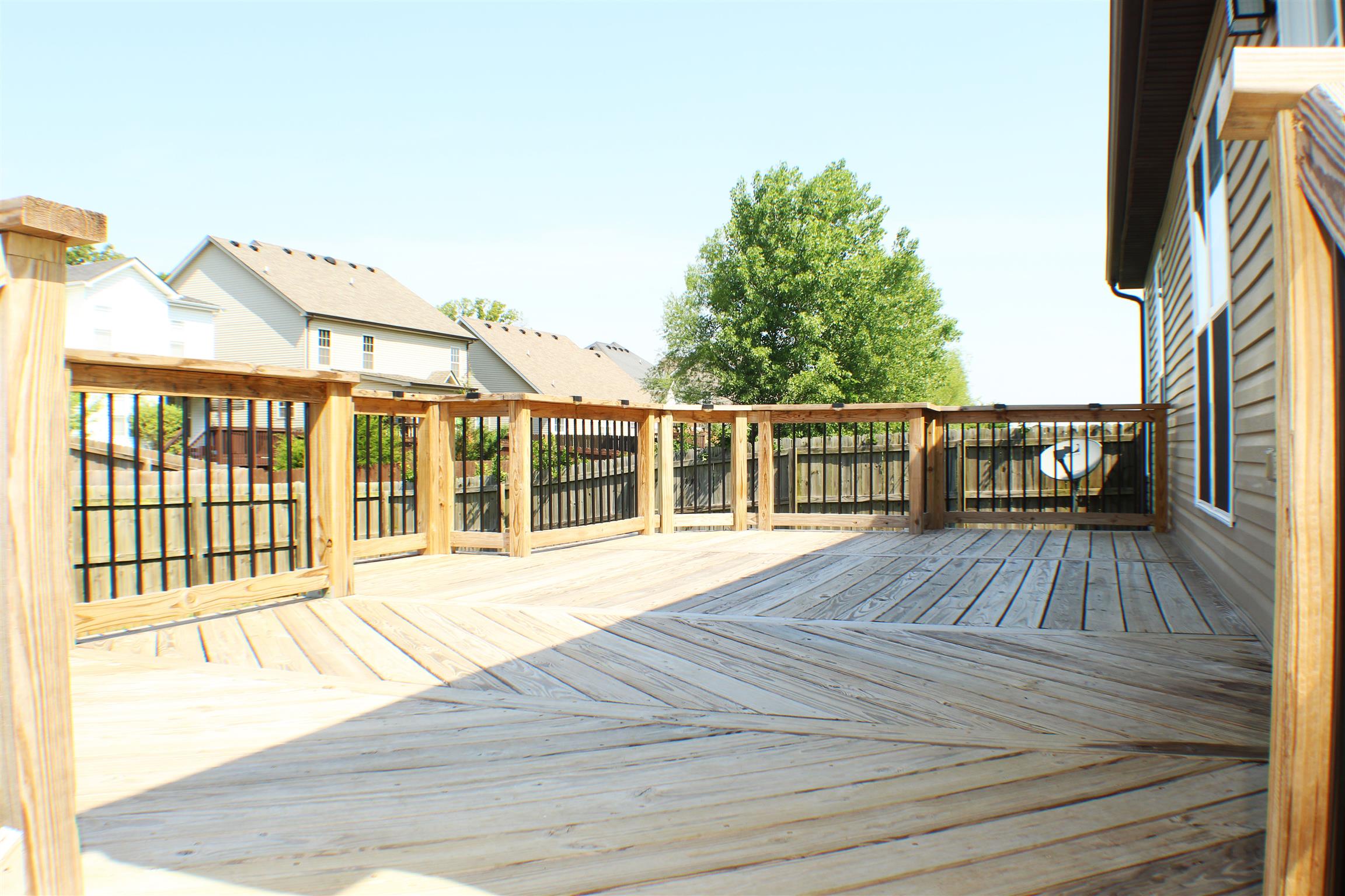 1481 Apache Way Clarksville, TN 37042 - Photo 27 of 30 over size deck to enjoy the cookouts