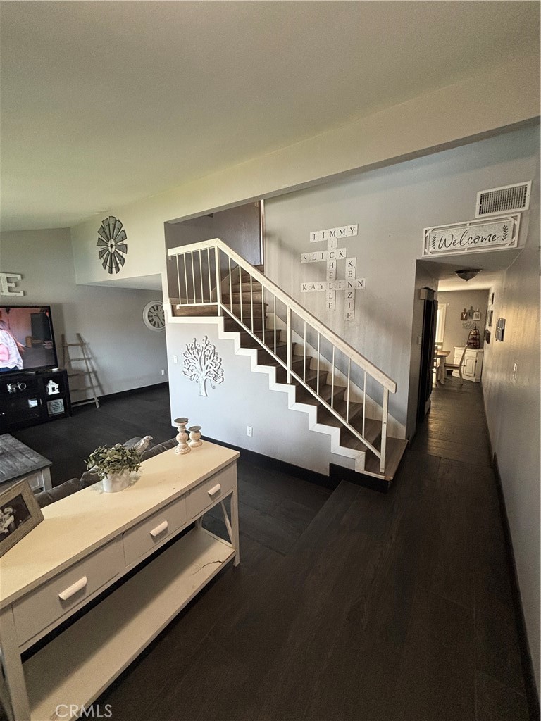 1408 Via Del Rio Corona, CA 92882 - Photo 4 of 31