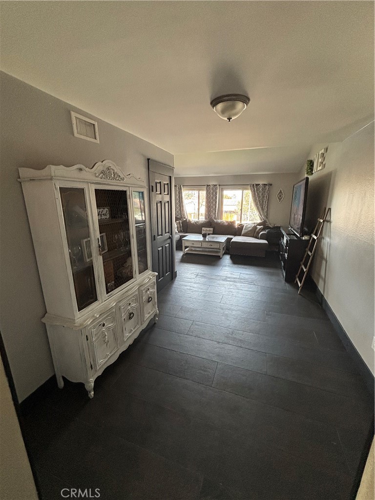 1408 Via Del Rio Corona, CA 92882 - Photo 8 of 31