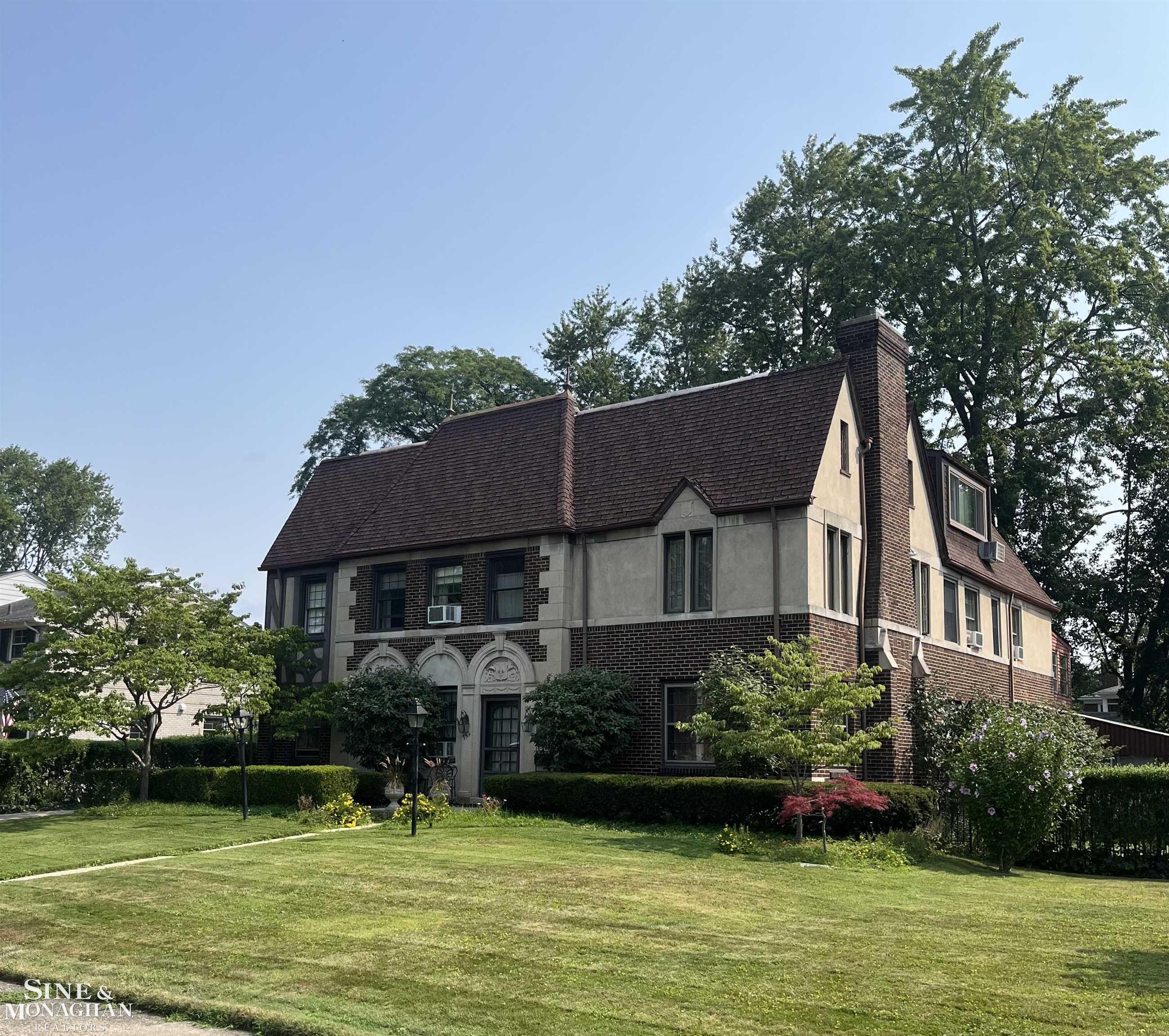 752 Trombley Road Grosse Pointe, MI 48230 - Photo 1 of 16 50217141-79806ba2-8c95-44dd-ad65-ae64c1d46efa.JPG