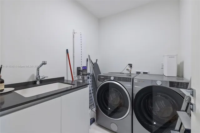 a front view of house with yard