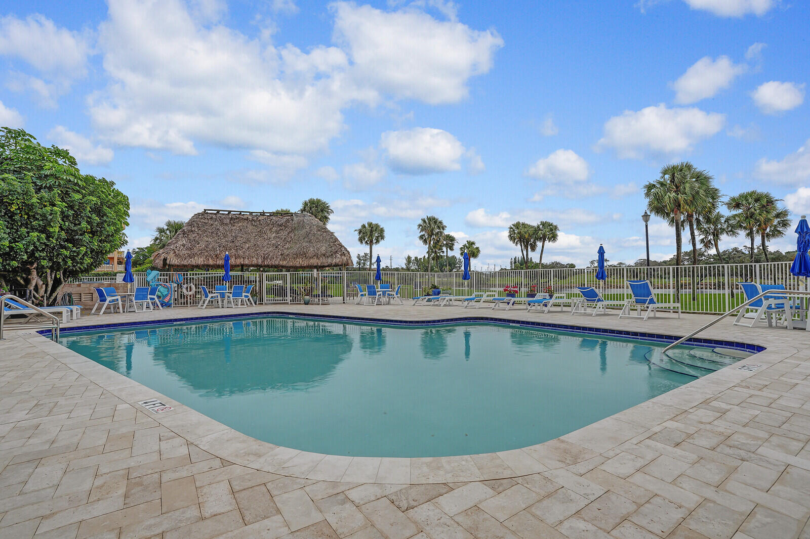 336 Golfview Road, Unit 1115 North Palm Beach, FL 33408 - Photo 32 of 40 Pool