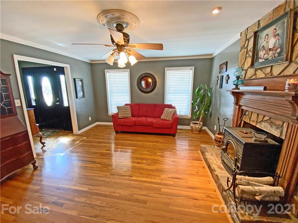 2370 Ralph L Road Hickory, NC 28602 - Photo 20 of 37 Gallery Image 20