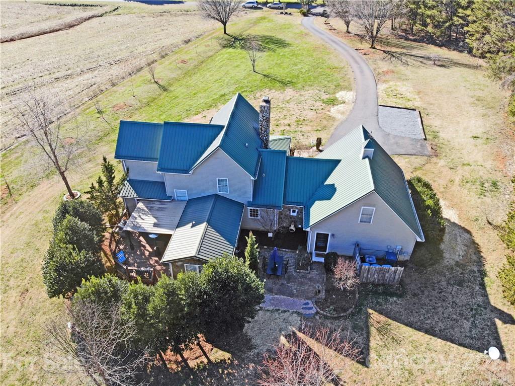 2370 Ralph L Road Hickory, NC 28602 - Photo 3 of 37 Gallery Image 3