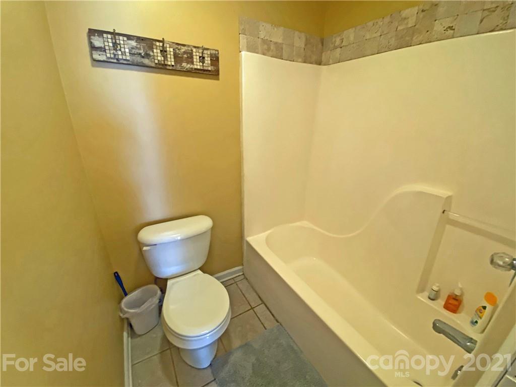 2370 Ralph L Road Hickory, NC 28602 - Photo 25 of 37 Gallery Image 25